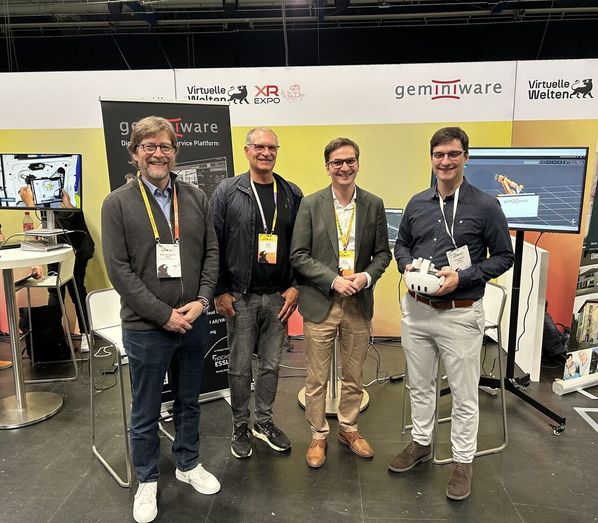 Das geminiware-Team am Messestand der XR EXPO