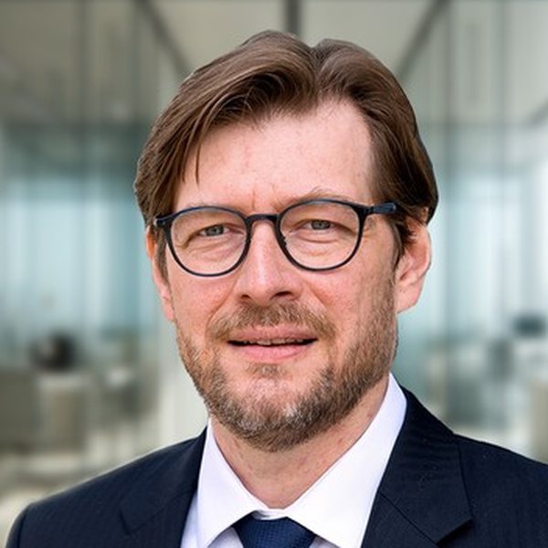 Porträt von Prof. Dr.-Ing. Sascha Röck